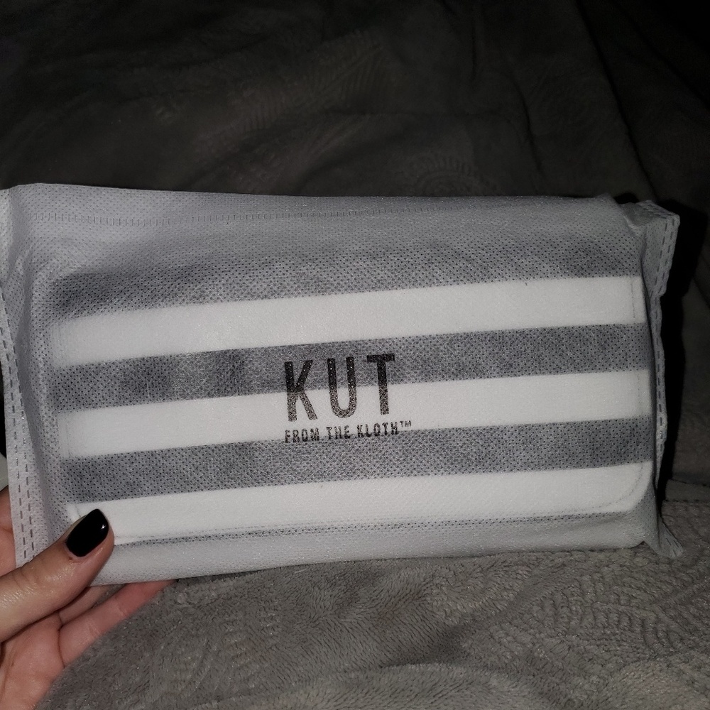 KUT wallet/ clutch